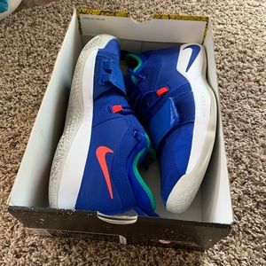 Nike PG 2.5. Men’s size 12. Original box (no lid)